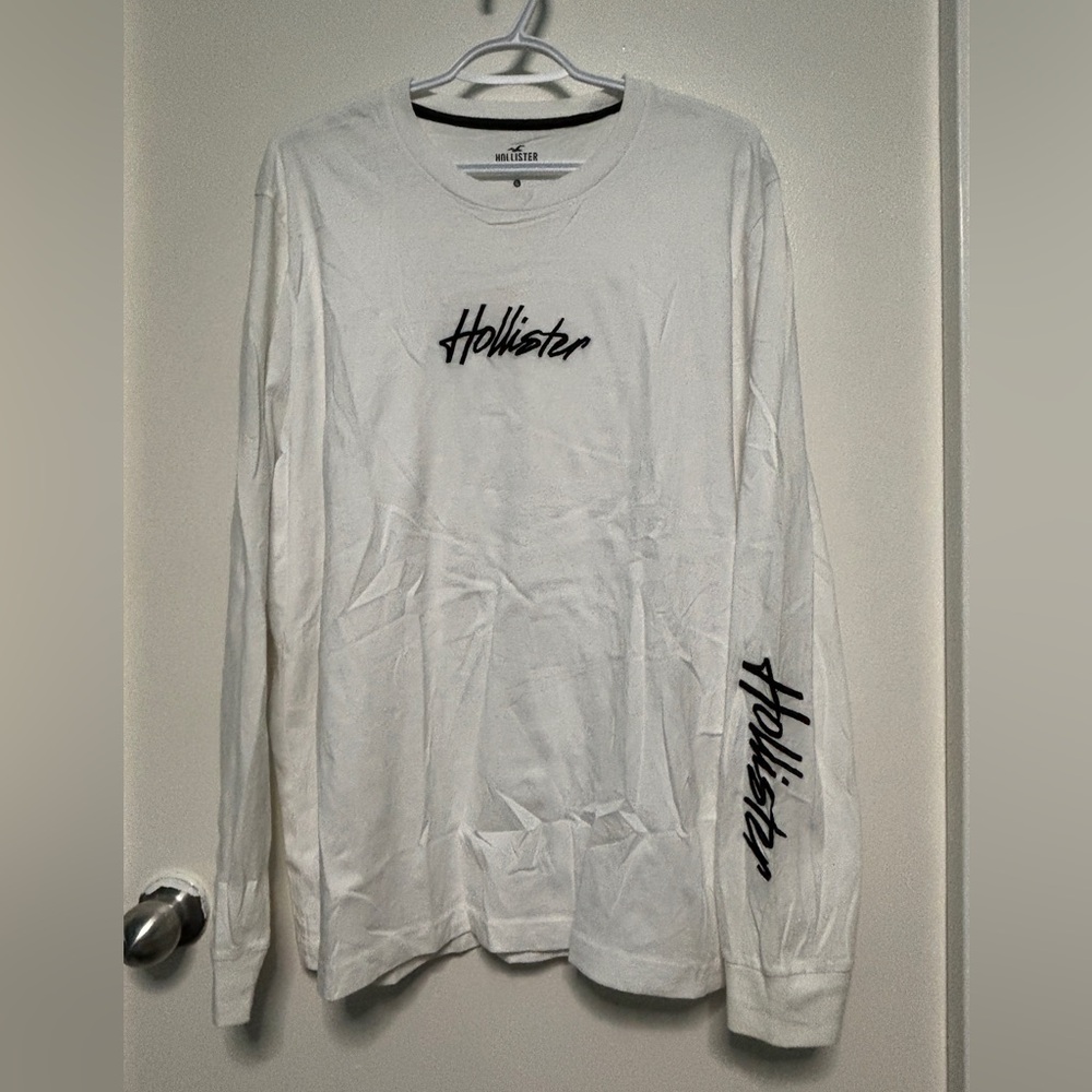 HOLLISTER WHITE & BLACK LONG SLEEVE SHIRT